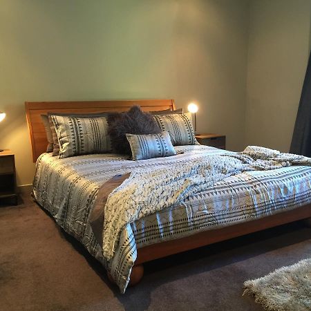 Acacia Bay Taupo Villa ภายนอก รูปภาพ