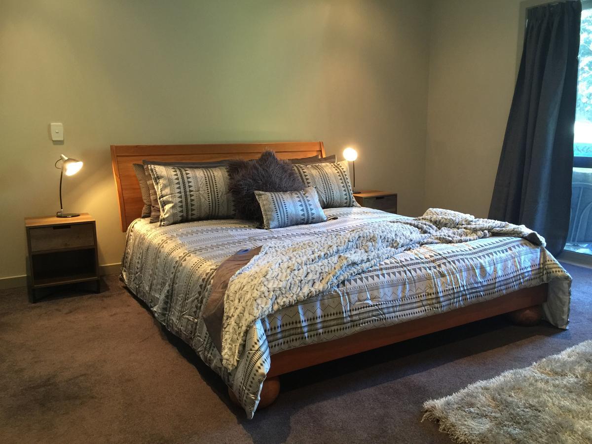 Acacia Bay Taupo Villa ภายนอก รูปภาพ