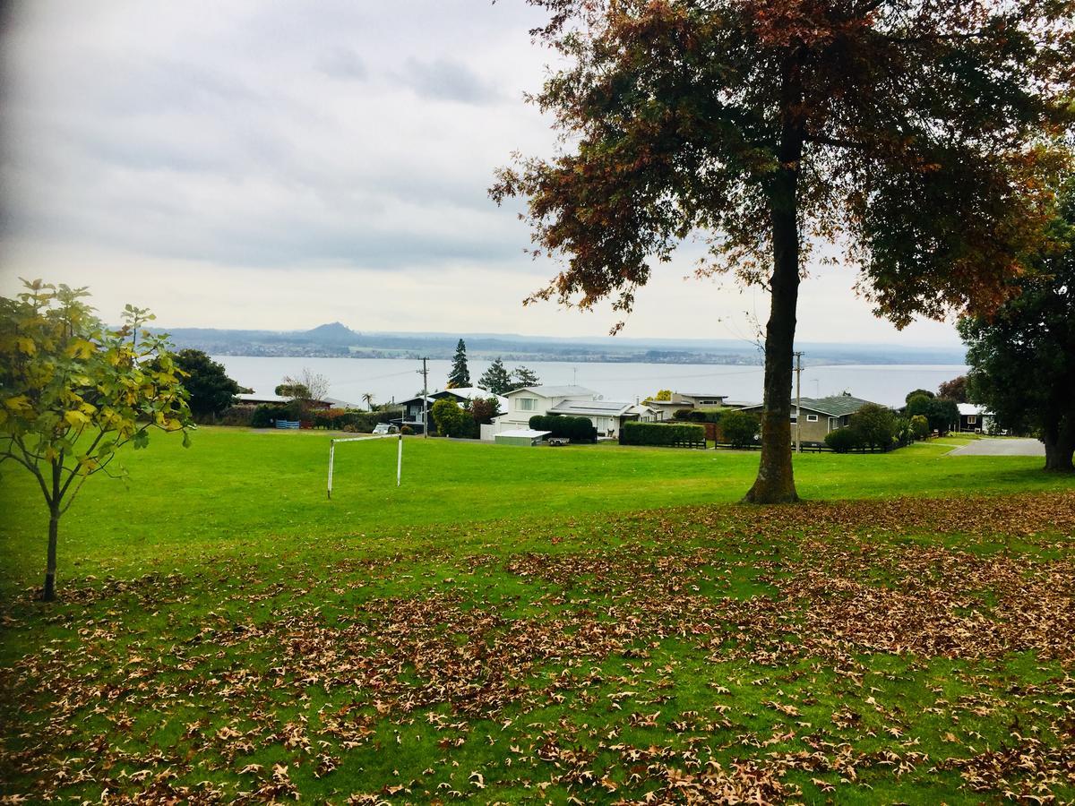 Acacia Bay Taupo Villa ภายนอก รูปภาพ